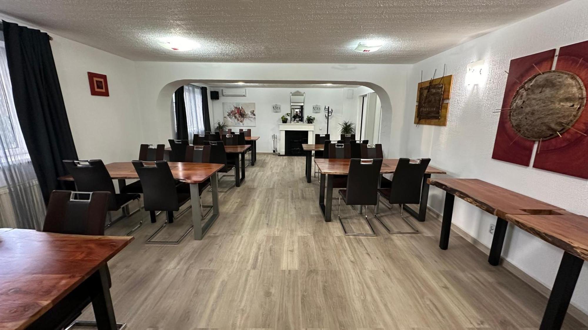 Casa Augsburg Hotel Băneşti Buitenkant foto