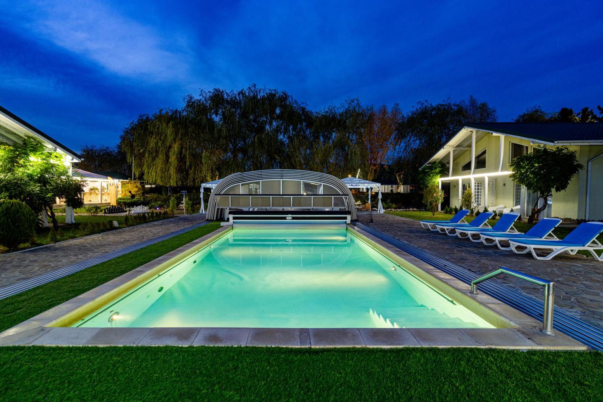 Casa Augsburg Hotel Băneşti Buitenkant foto