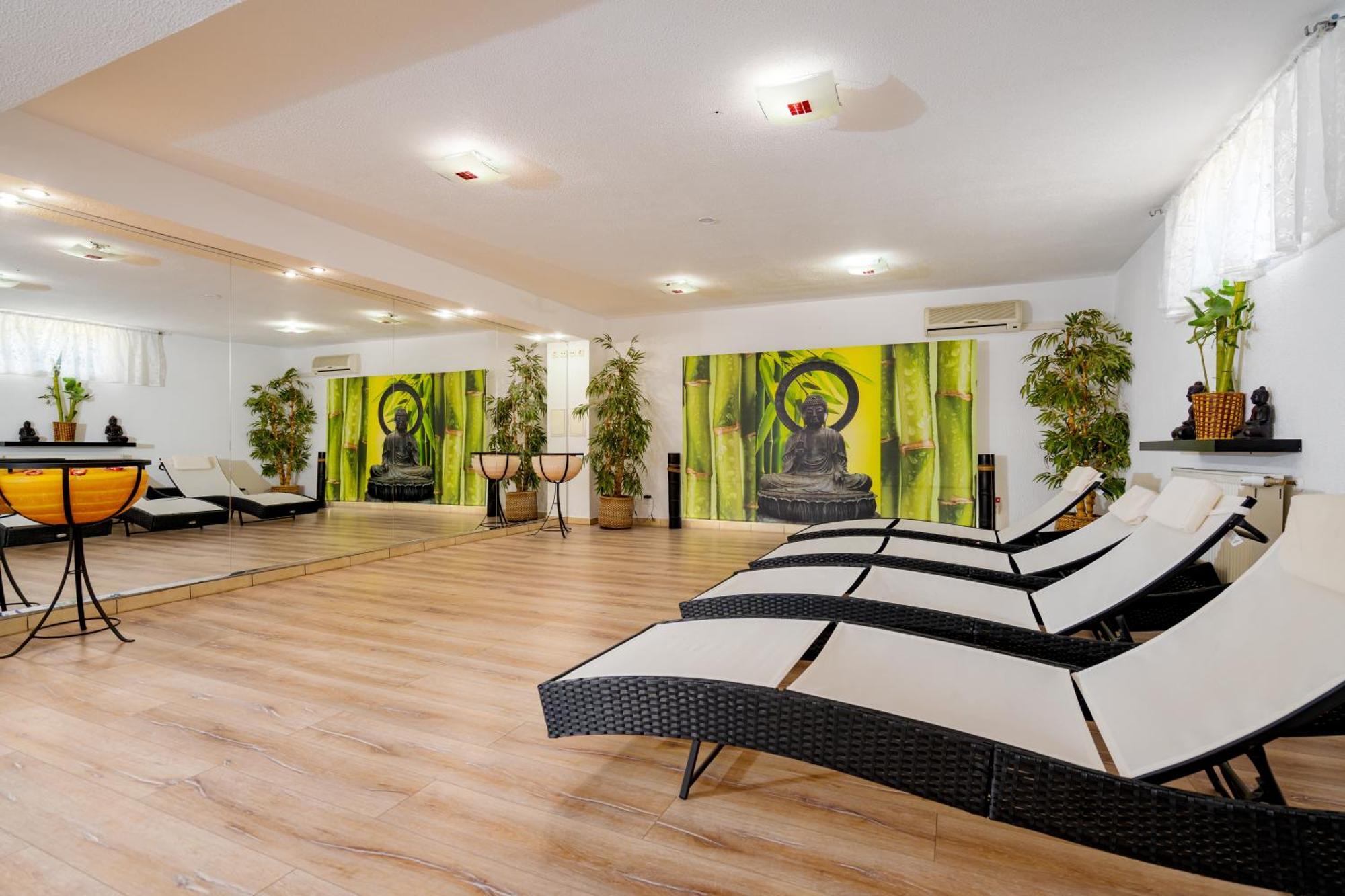 Casa Augsburg Hotel Băneşti Buitenkant foto
